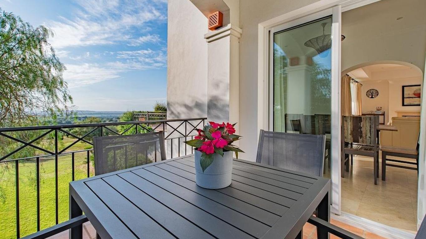 Arcos Gardens Country Estate