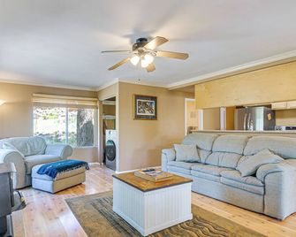Furnished Deck And Mountain Views Pangui - Panguitch - Living room