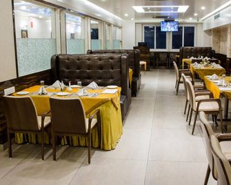 The Avr Hotels & Banquets - Patna - Restaurant