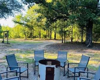 Private Lodge on 80 Acres of Private Property - Forest Home - Patio