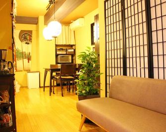 K's House Tokyo Oasis - Quality Hostel in Asakusa - טוקיו - סלון