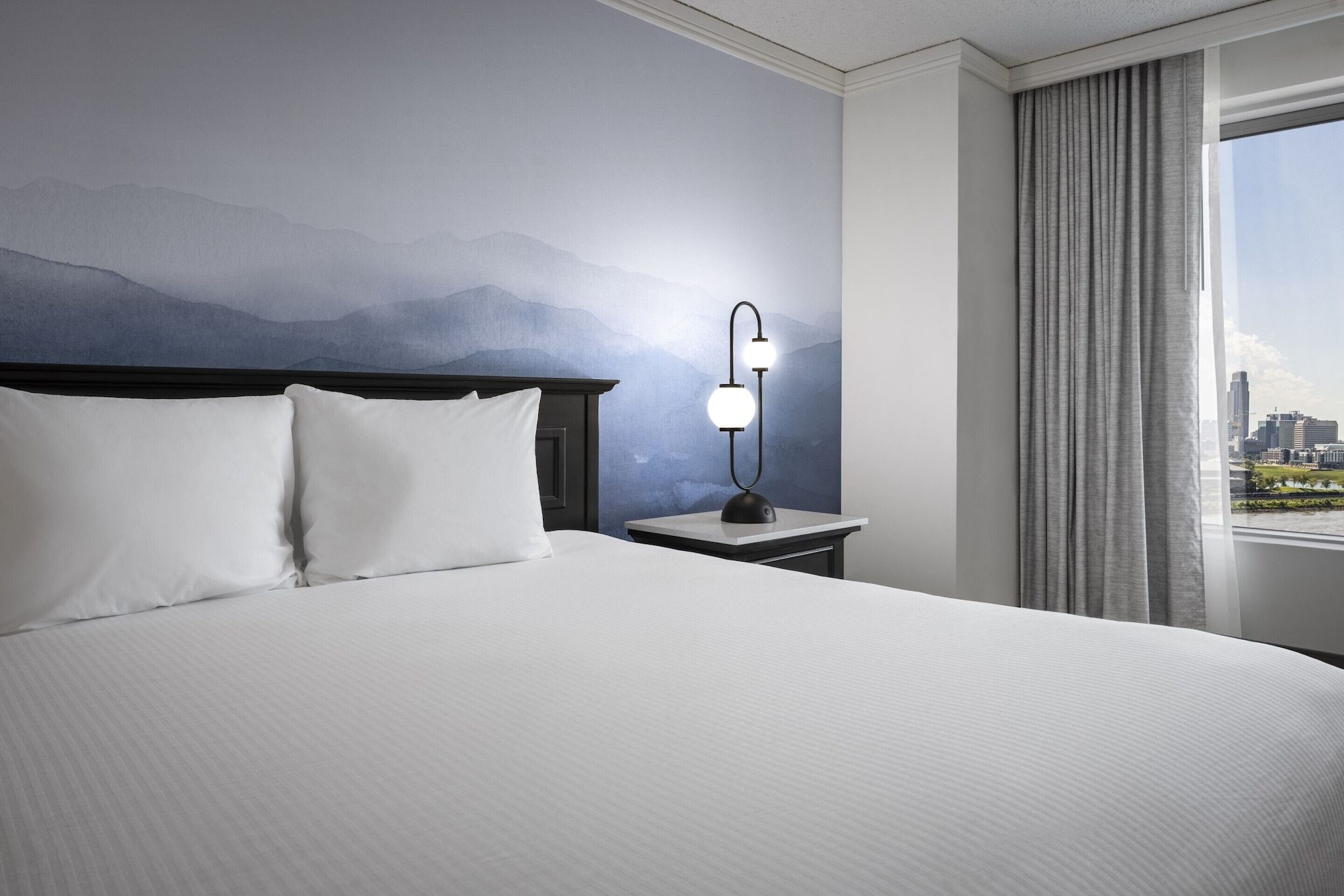 Harrah's Council Bluffs Hotel & Casino - A Caesars Rewards Destination - קאונסיל בלאפס - חדר שינה