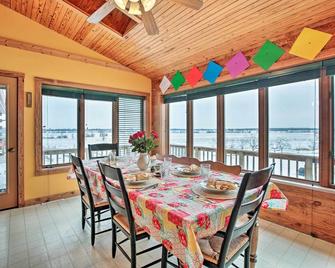 7-Acre Working Farm Near Lake Geneva Pets Welcome - Burlington - Dining room