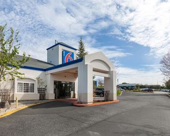 Motel 6 Auburn Ca - Auburn - Building