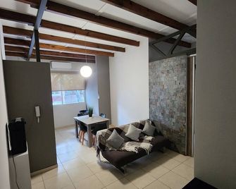 Departamento Zona Alameda a 700metros del Centro. Ideal 3 Pers - Mendoza - Living room