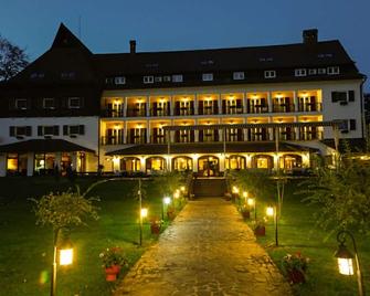 Hotel Gradina Morii - Sighetu Marmaţiei - Building