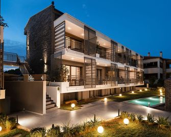 Eco Green Residences & Suites - Toroni - Building