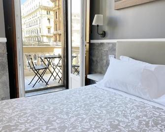 Piazza Bovio 22 - Naples - Bedroom