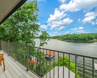 Expansive Retreat with Heated Pool & Gorgeous Views - Cullman - Balcón