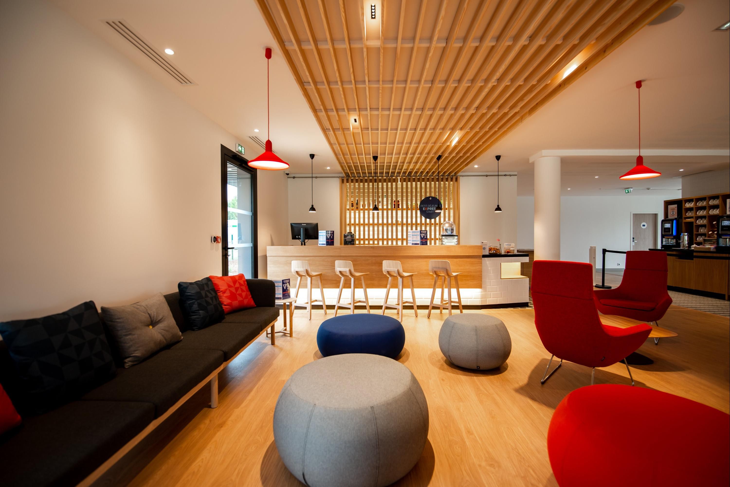 Holiday Inn Express Arcachon - La Teste By IHG - La Teste-de-Buch - Lounge