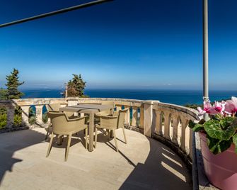 Blue Horizon Studios - Vasilikos - Balkon