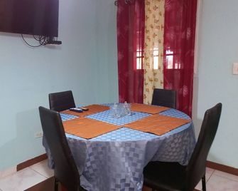 Beautiful Villa for Singles, Couples, Fa - La Chorrera - Comedor