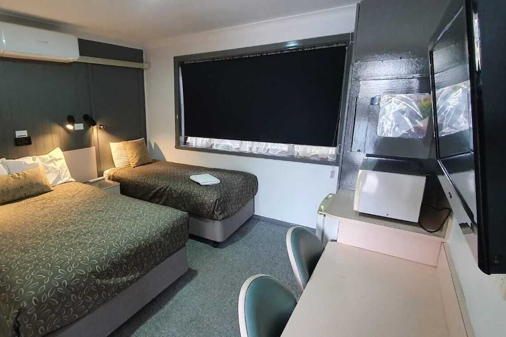 يونج جولدرش موتل