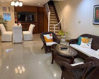 Sierra Resort powered by Cocotel - Dauin - Sala de estar