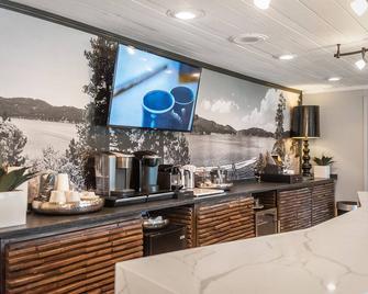 Black Forest Inn Bed & Breakfast - Rapid City - Kitchen