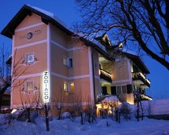 Hotel Allo Zodiaco - Andalo - Building