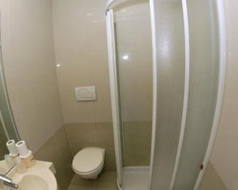 Hotel Nettuno - Milan - Bathroom