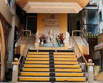 Hotel Shivparvati International - Solāpur - Building