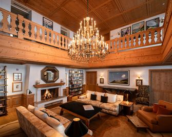 Aurelio Hotel And Chalet - Lech am Arlberg - Oleskelutila