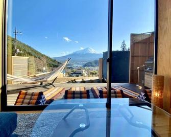 Dot Glamping - Fujikawaguchiko - Balcony