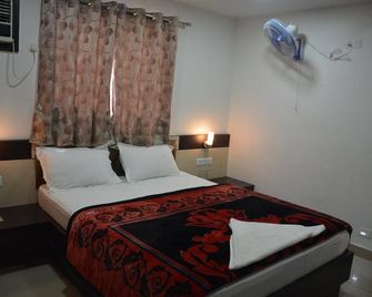 Hotel Satyam International - Gaya - Habitación