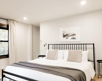 Black Pearl Unit 1 - Lake Placid, Mirror Lake - Lake Placid - Bedroom