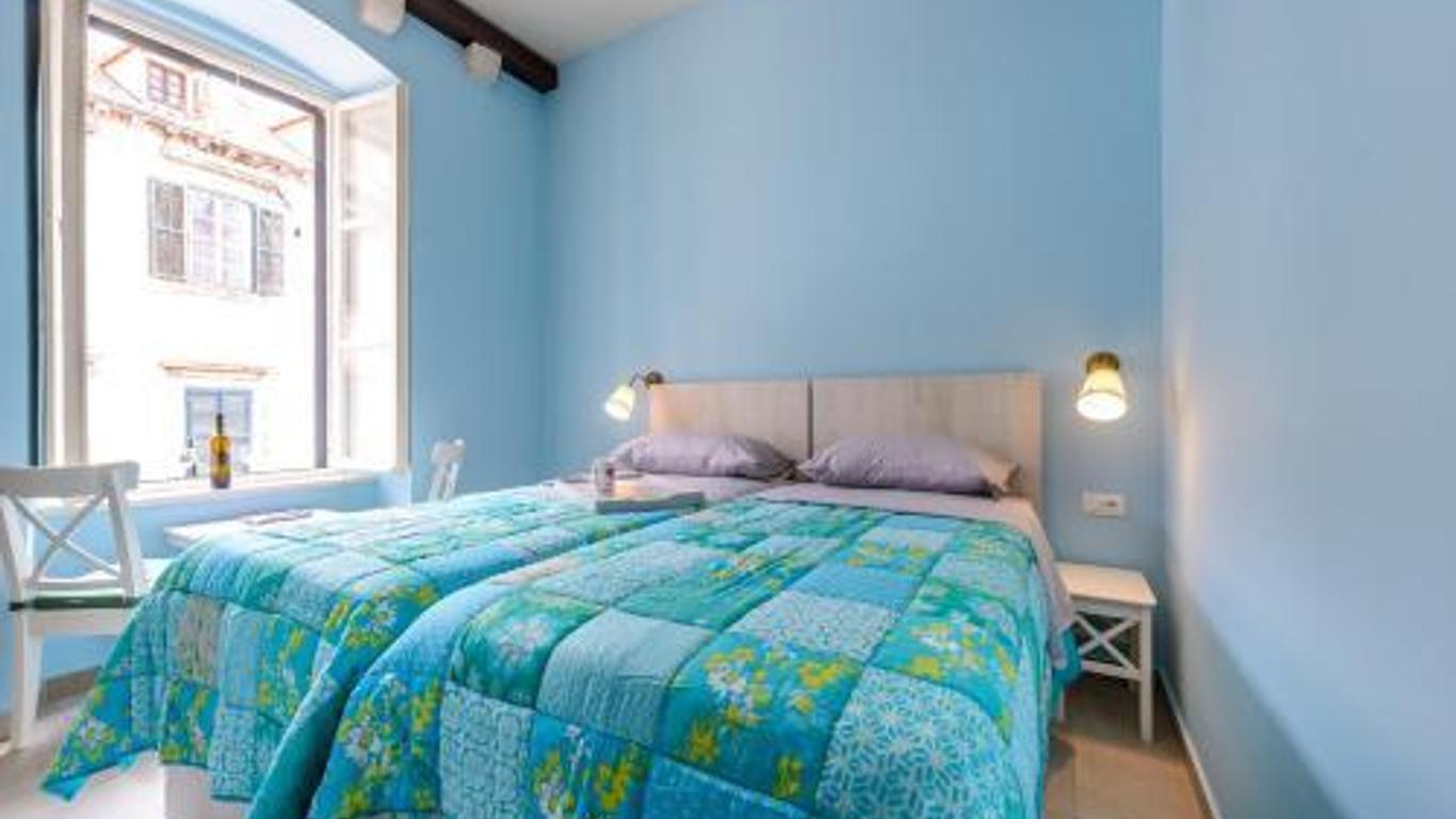 Stradun View En Suite Rooms & Studio