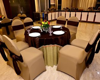 Hotel The Uhas - Lucknow - Εστιατόριο