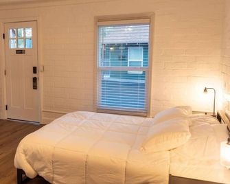 Nostalgic Motel Vibes Cozy Rooms Wifi Room 2 - Прескотт - Спальня