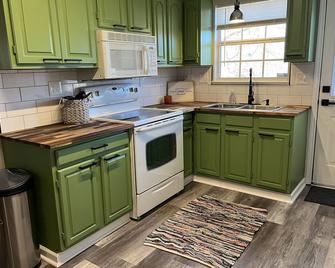 Newly Renovated Hiking Retreat! - Monteagle - Keuken