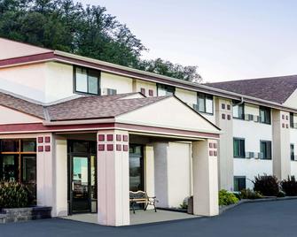 Super 8 by Wyndham Mankato - Mankato - Rakennus