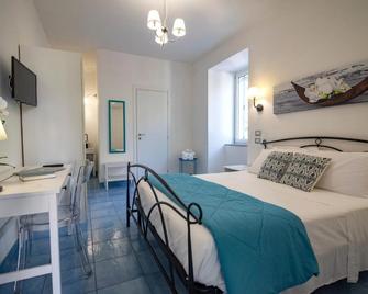 Sonnino B&B - Procida - Camera da letto
