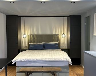 Fidschi's Apartment & Hotel - Nuertingen - Bedroom