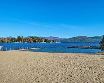 Bolton Landing Cottage with Deck, Walk to Beach! - Bolton Landing - Beach