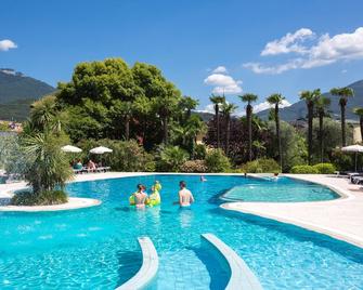 Astoria Resort - Riva del Garda - Pool