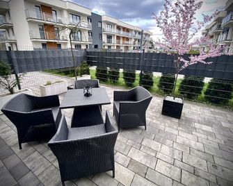 Baio Apart Emerald - Auschwitz - Innenhof