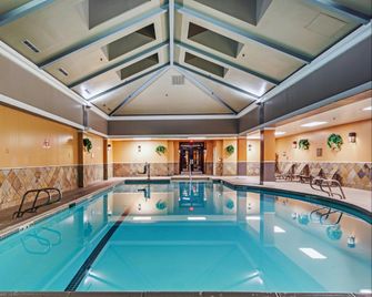 DoubleTree by Hilton Tulsa-Downtown - Tulsa - Piscine