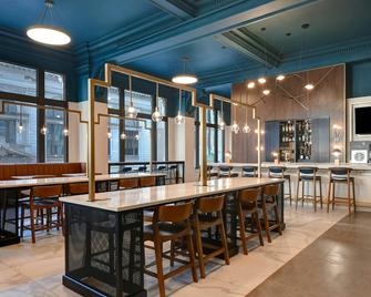 Courtyard by Marriott Cincinnati Downtown - Cincinnati - Bar