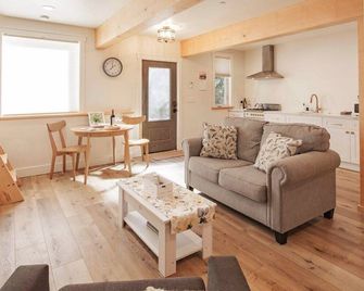 Timberwood Cottage in Downtown Twain Har - Twain Harte - Huiskamer