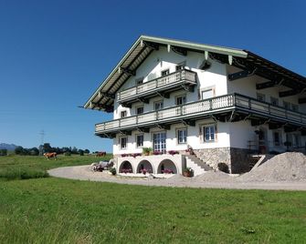 Find nature and peace with lake and mountain views - Murnau - Building