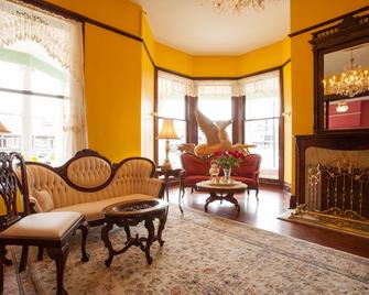 Hassinger Daniels Mansion Bed And Breakfast - Birmingham - Lounge