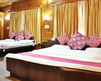 Walisons Hotel - Srinagar - Bedroom
