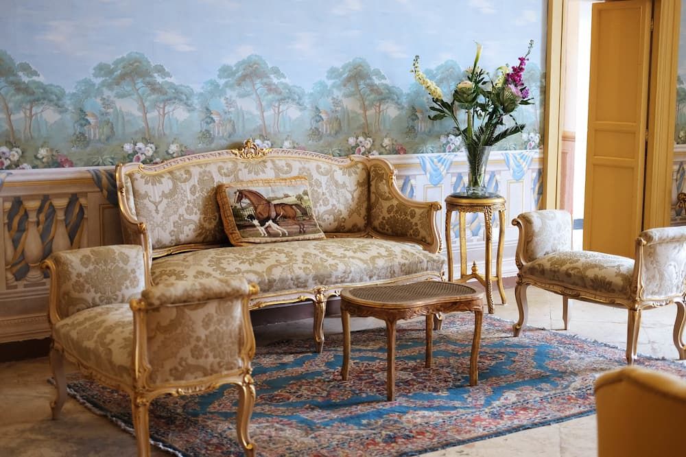 هوتل فيلا فافوريتا - نوتو - ردهة