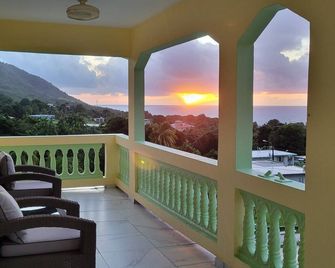 Private, Cozy 1-bedroom apartment with unobstructed views in serene Patillas - Patillas - Balcony