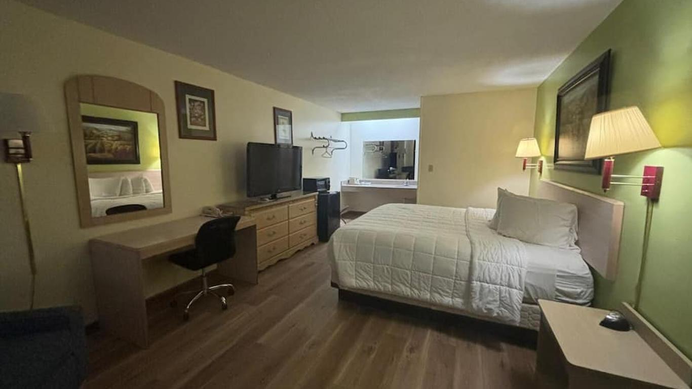 Economy Inn and Suites