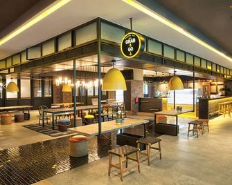 Rooms Inc Semarang - סמראנג - מסעדה