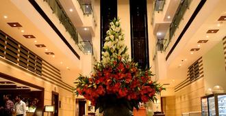 Hotel Royal Cliff - Kanpur - Lobby