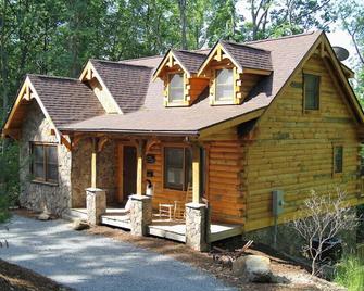 Luvin on the Ridge | 2 Bed, 3 Bath - Stanardsville - Building