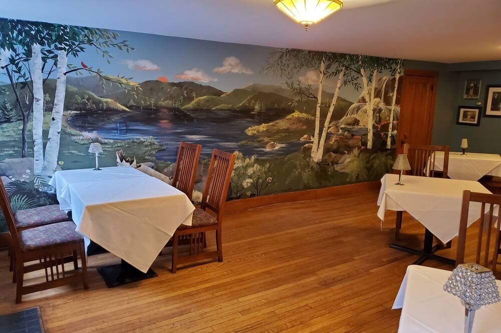 Friends Lake Inn - Chestertown