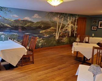 Friends Lake Inn - Chestertown